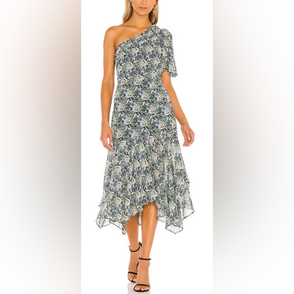 Santorini Dress in Blue Green Floral
ASTR the Label
Color:Blue Green Floral